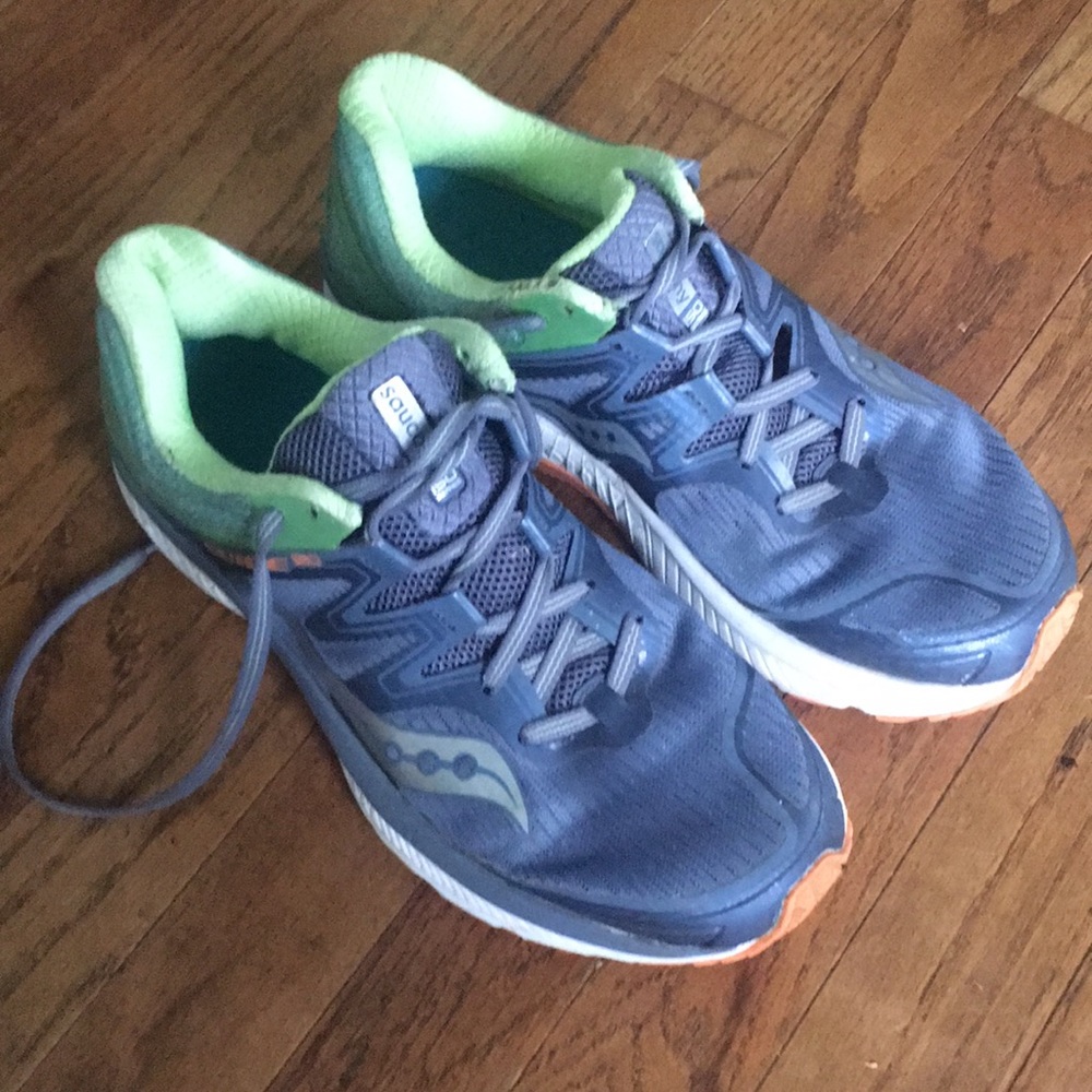 Saucony ISO Guide running shoes size 9 in GUC